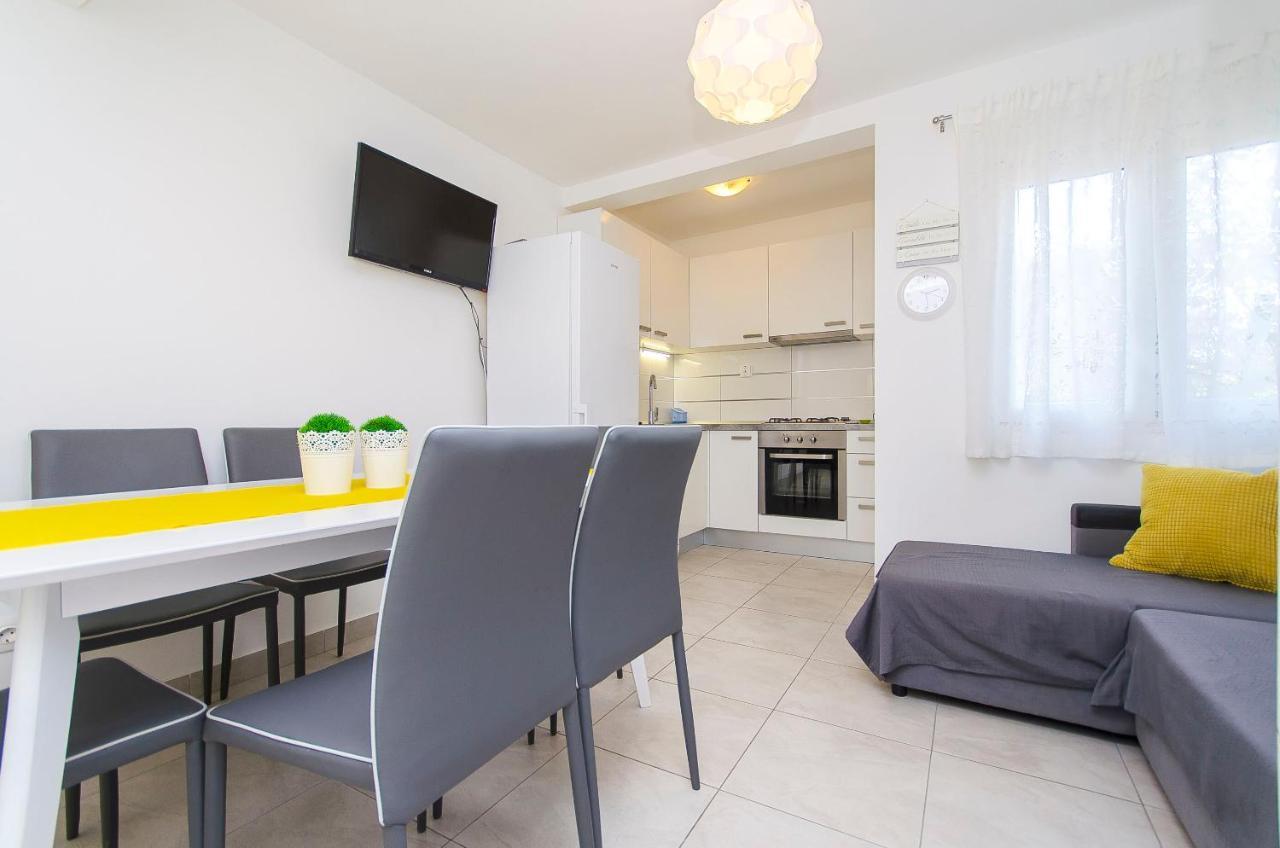 Apartments Milan Rogoznica  Buitenkant foto
